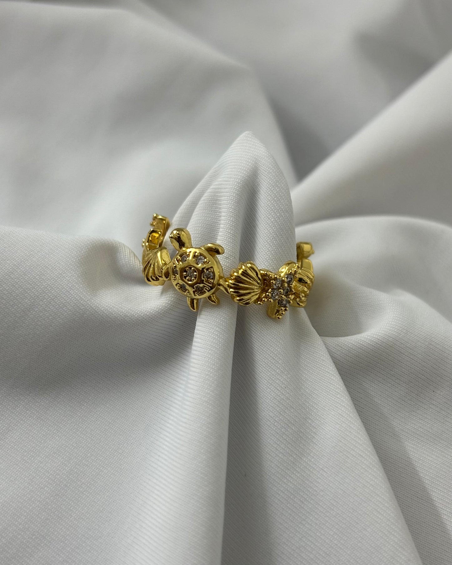 Costa ring.