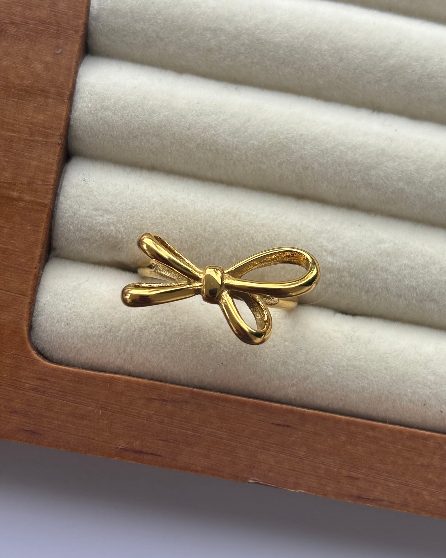 Bow ring.