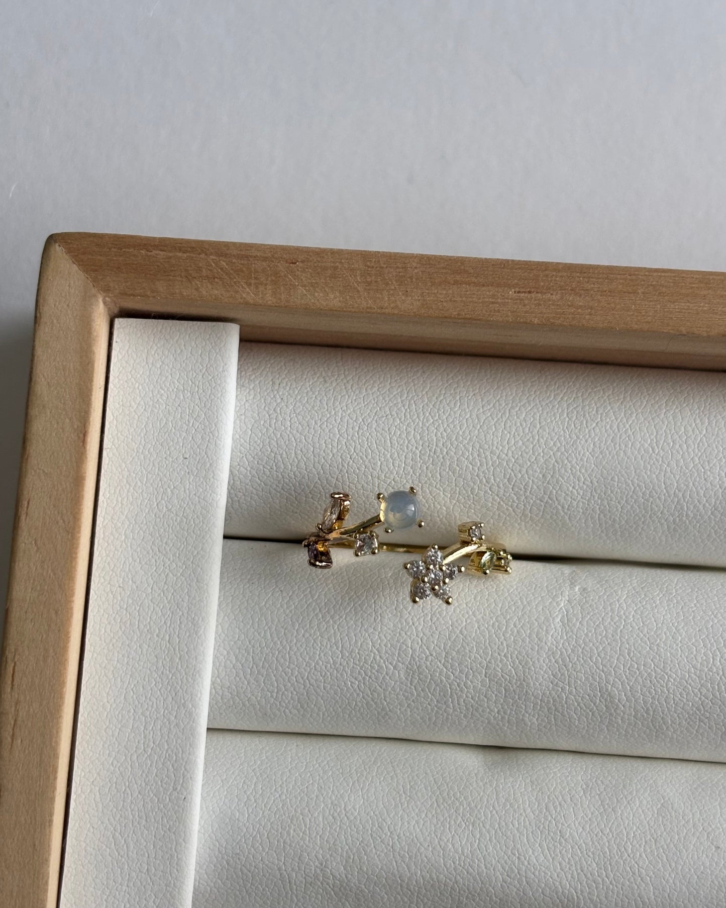 Flora ring.