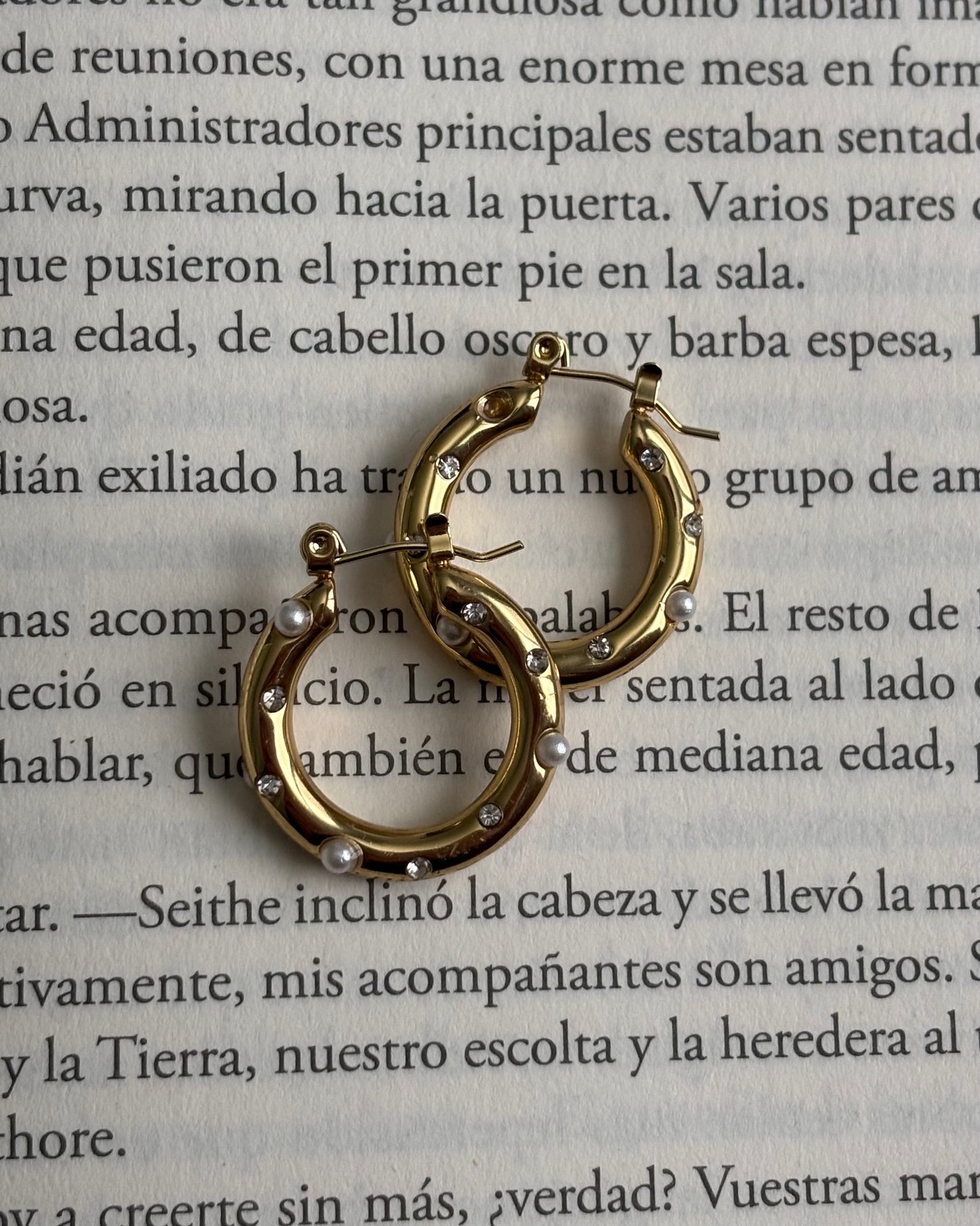 Perlada Hoops